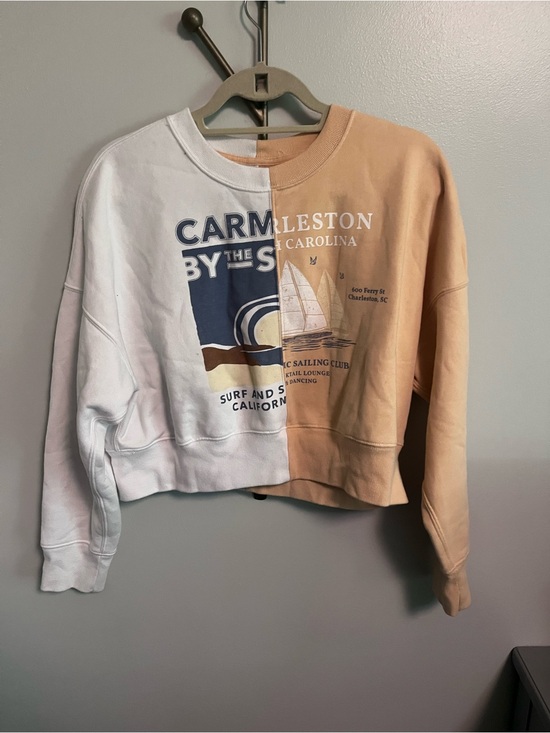 Abercrombie & Fitch Tops - Abercrombie & Fitch Two-Tone White and orange Charleston Graphic Sweatshirt